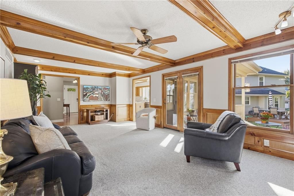Photo 12 of 37 - 11212 W 115TH Street, Overland Park, KS 66210