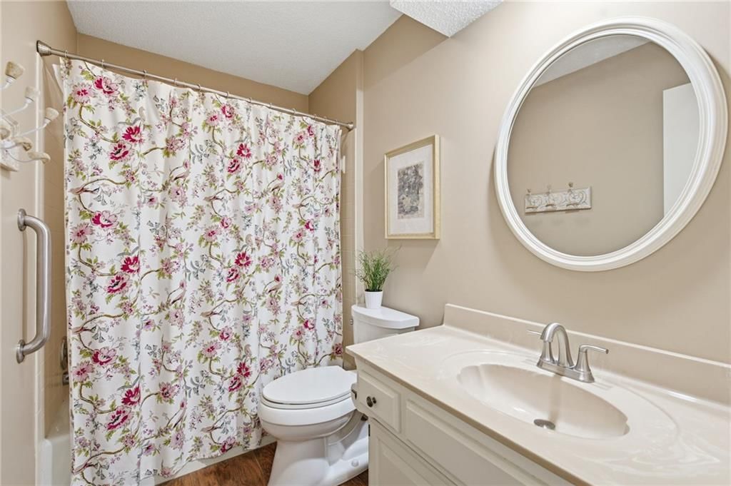 Photo 23 of 37 - 11212 W 115TH Street, Overland Park, KS 66210