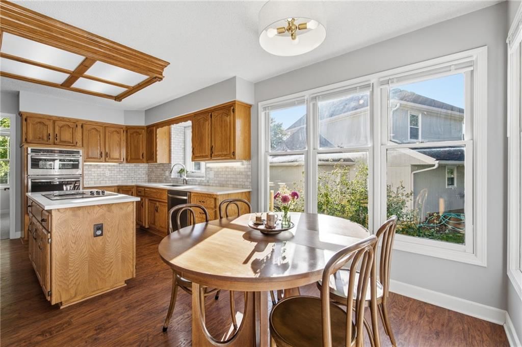 Photo 8 of 37 - 11212 W 115TH Street, Overland Park, KS 66210