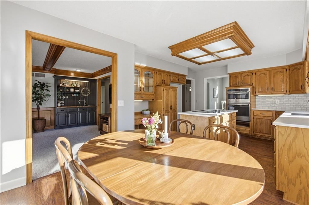 Photo 9 of 37 - 11212 W 115TH Street, Overland Park, KS 66210