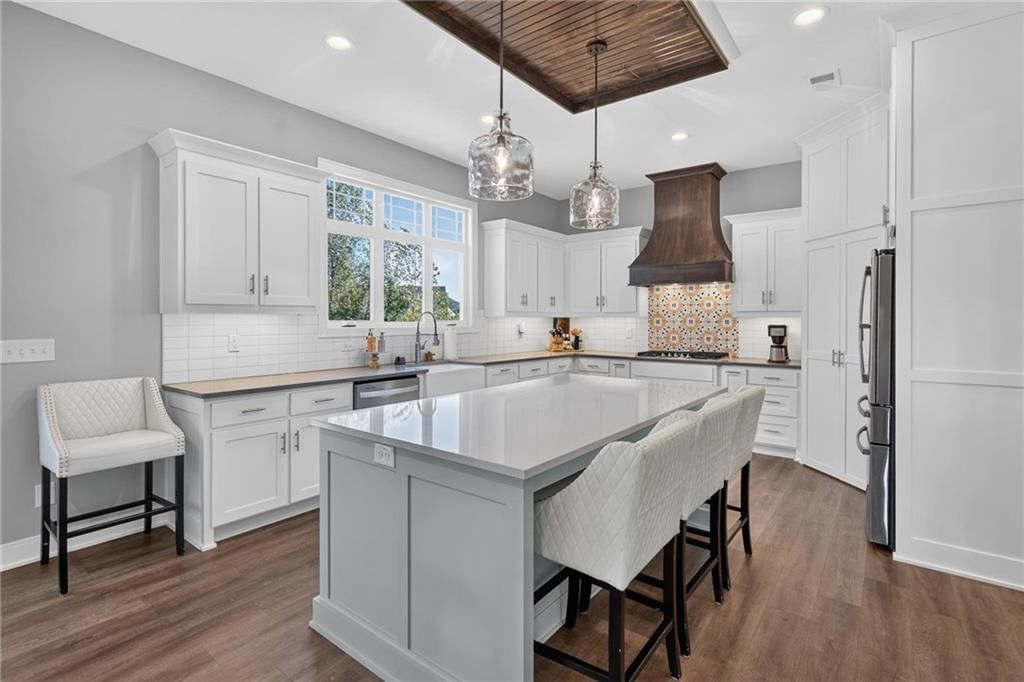 Statement lighting at 17219 S Allman Road, Olathe, KS 66062