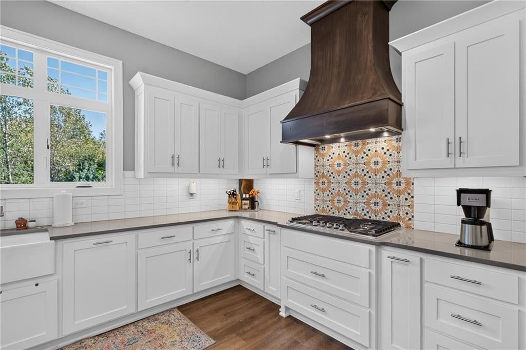 Gas range at 17219 S Allman Road, Olathe, KS 66062