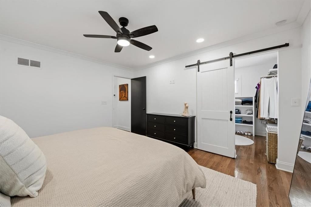 Photo 15 of 33 - 8601 Belleview Avenue, Kansas City, MO 64114
