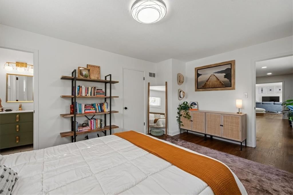 Photo 22 of 33 - 8601 Belleview Avenue, Kansas City, MO 64114