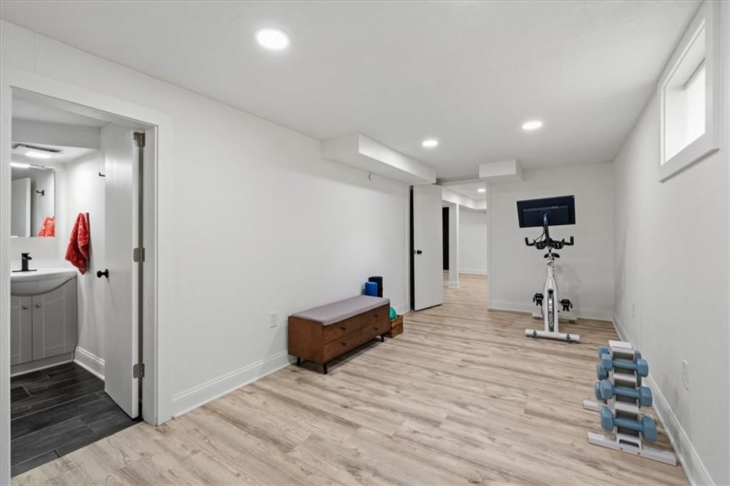 Home gym at 8601 Belleview Avenue, Kansas City, MO 64114