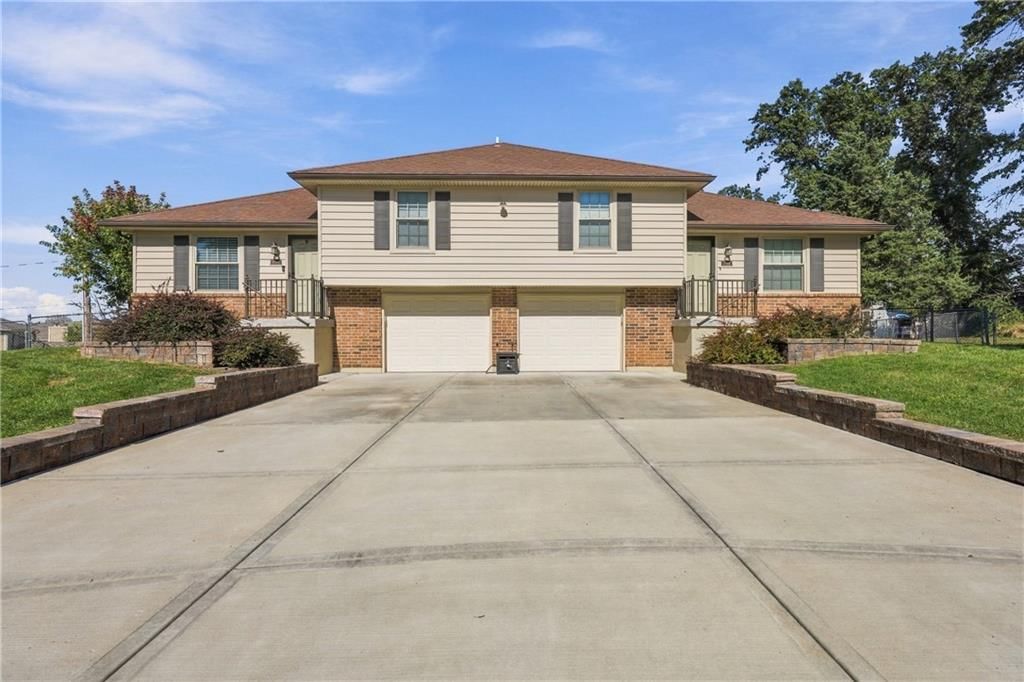 17308-17310 E 48th Street Court S, Independence, MO
