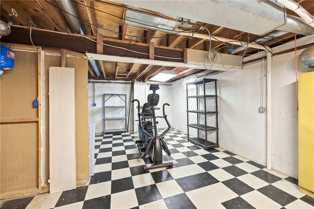Home gym at 17308-17310 E 48th Street Court S, Independence, MO 64055