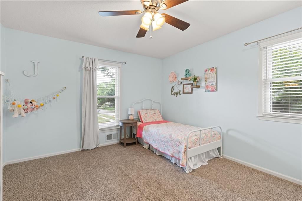 Photo 12 of 43 - 12705 W 99th Terrace, Lenexa, KS 66215