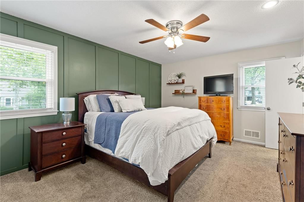 Photo 13 of 43 - 12705 W 99th Terrace, Lenexa, KS 66215