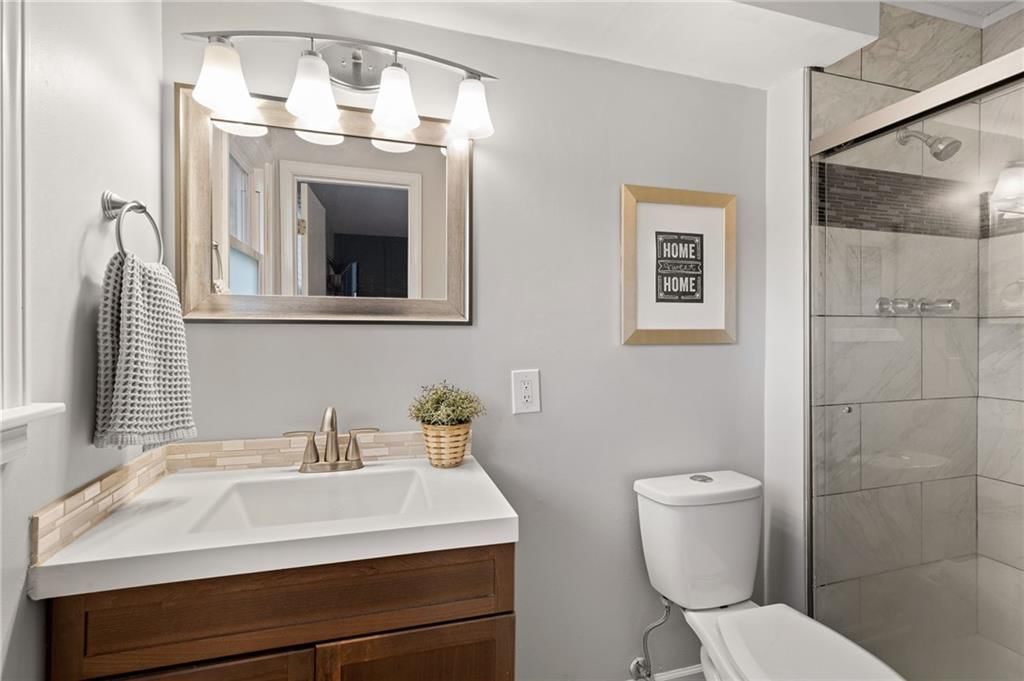 Photo 15 of 43 - 12705 W 99th Terrace, Lenexa, KS 66215