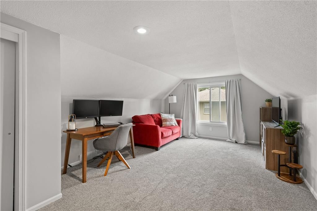 Photo 17 of 43 - 12705 W 99th Terrace, Lenexa, KS 66215