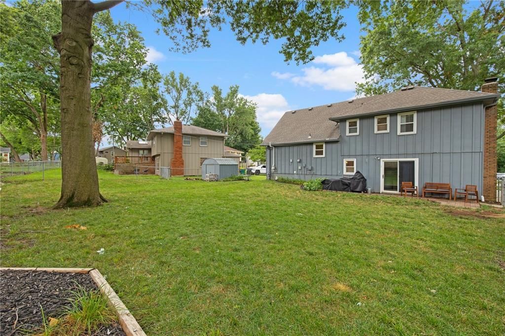 Photo 21 of 43 - 12705 W 99th Terrace, Lenexa, KS 66215