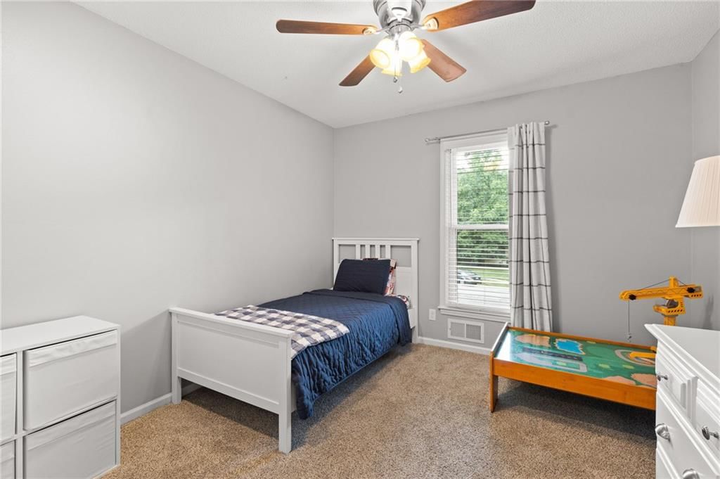 Photo 27 of 43 - 12705 W 99th Terrace, Lenexa, KS 66215