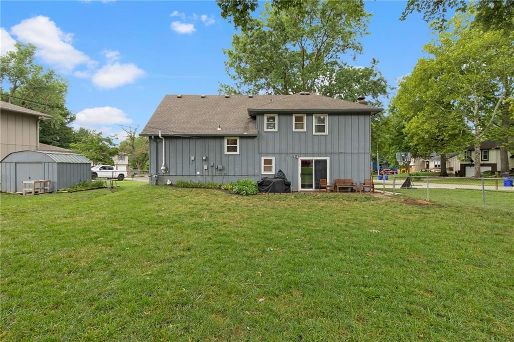 Photo 31 of 43 - 12705 W 99th Terrace, Lenexa, KS 66215
