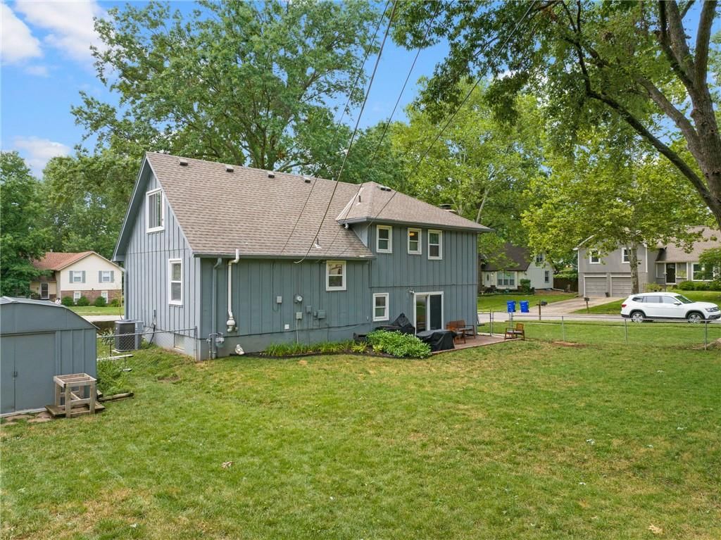 Photo 32 of 43 - 12705 W 99th Terrace, Lenexa, KS 66215
