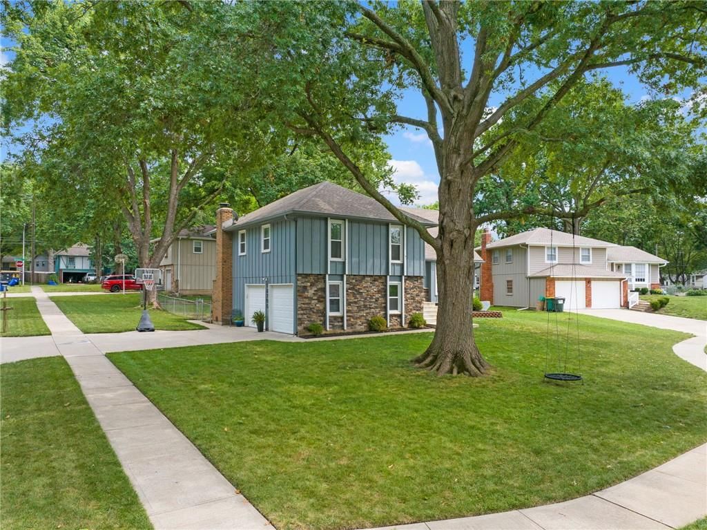 Photo 33 of 43 - 12705 W 99th Terrace, Lenexa, KS 66215