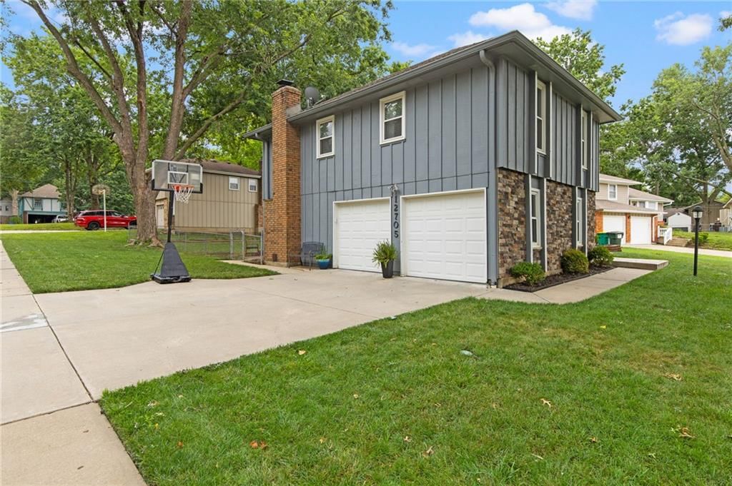 Photo 37 of 43 - 12705 W 99th Terrace, Lenexa, KS 66215