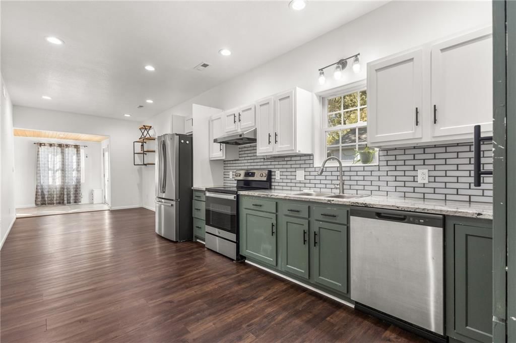 1135 5th Street, Osawatomie, KS: listing photo 3