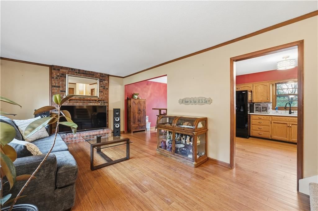 8024 NW Cadwallader Road, Kansas City, MO: listing photo 2