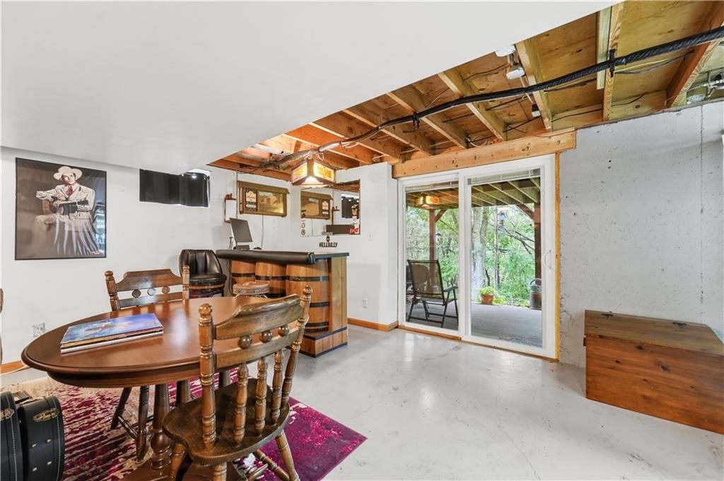 Photo 18 of 20 - 8024 NW Cadwallader Road, Kansas City, MO 64152