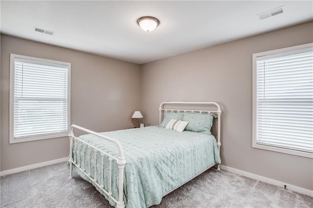 Photo 20 of 43 - 6011 NW 92nd Terrace, Kansas City, MO 64154