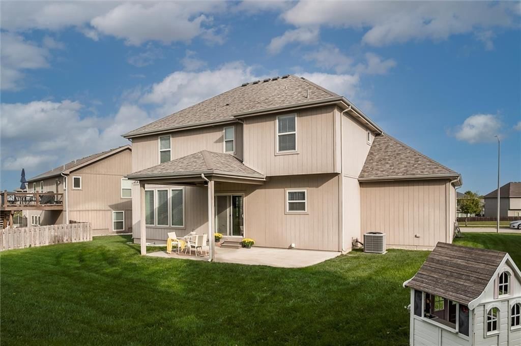 Photo 40 of 43 - 6011 NW 92nd Terrace, Kansas City, MO 64154