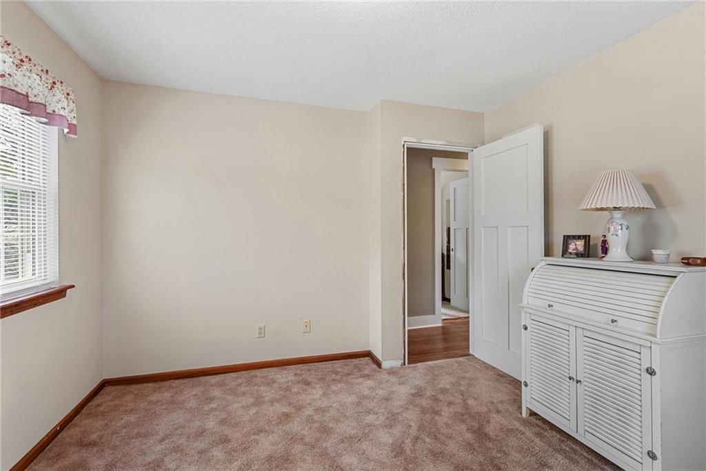 Photo 14 of 48 - 7001 W. 202nd Terrace, Stilwell, KS 66013