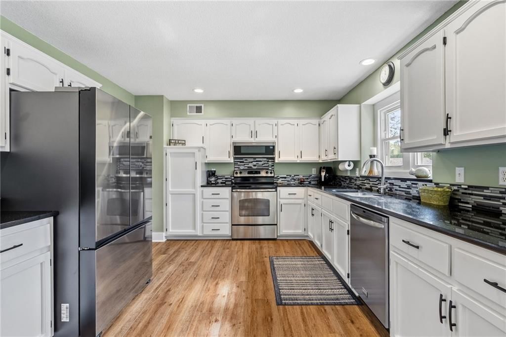 Photo 28 of 48 - 7001 W. 202nd Terrace, Stilwell, KS 66013