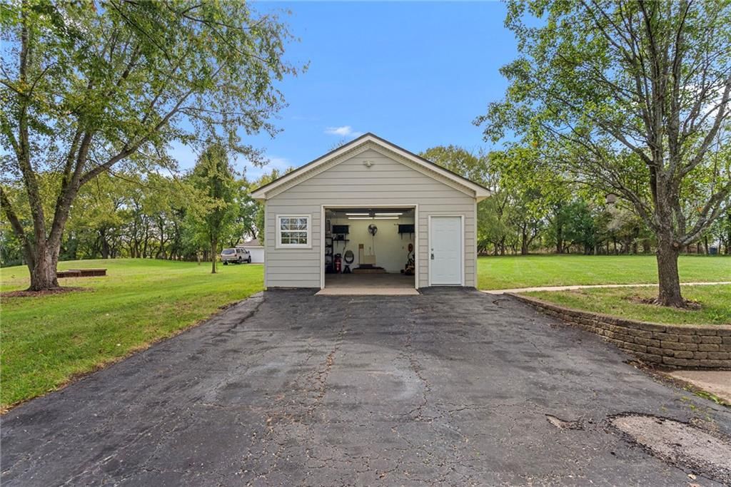 Photo 42 of 48 - 7001 W. 202nd Terrace, Stilwell, KS 66013