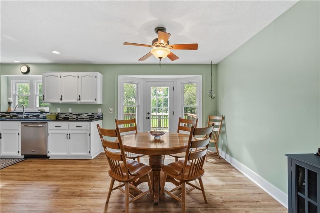 Breakfast nook at 7001 W. 202nd Terrace, Stilwell, KS 66013