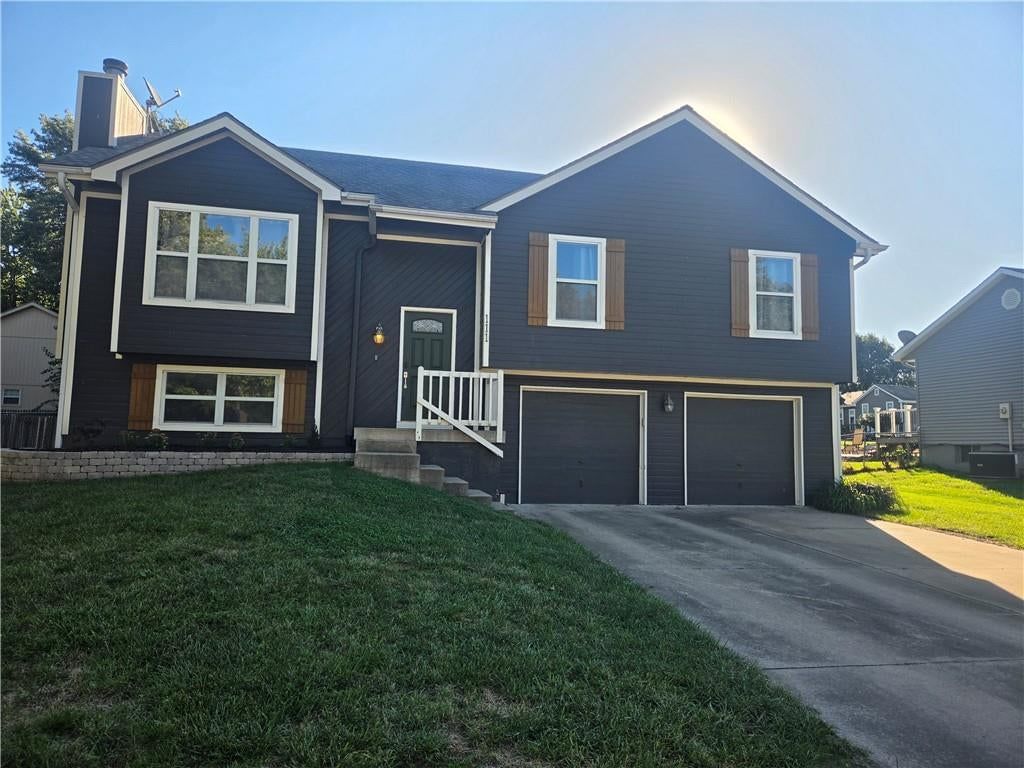 111 S HUNTSMAN Boulevard, Raymore, MO