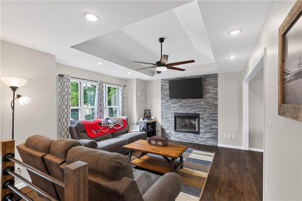 111 S HUNTSMAN Boulevard, Raymore, MO