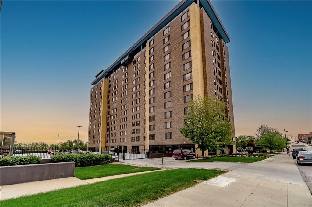 700 E 8th Street, Kansas City, MO: listing photo 2