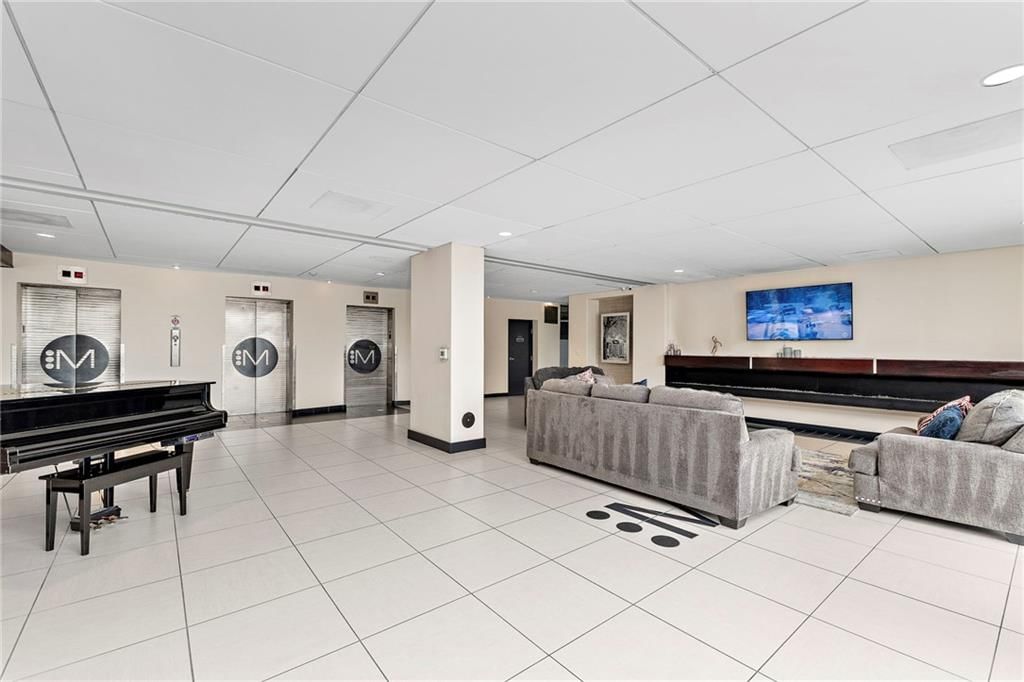 Photo 7 of 62 - 700 E 8th Street #6E, Kansas City, MO 64106