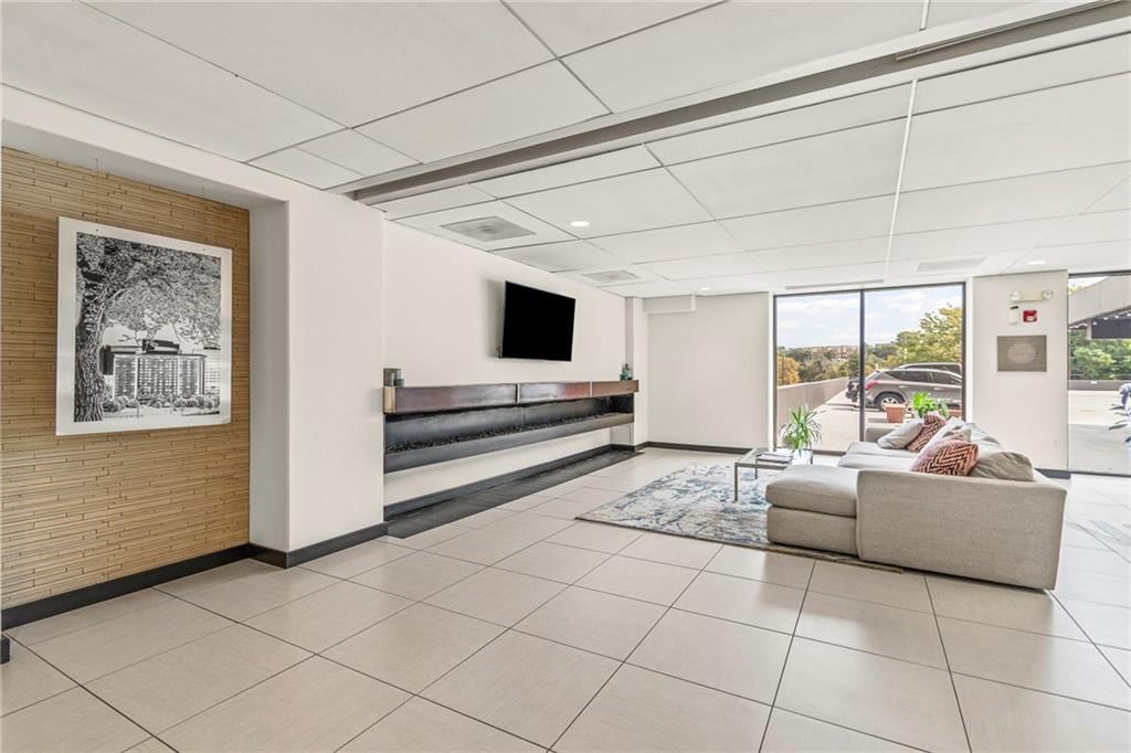 Photo 8 of 62 - 700 E 8th Street #6E, Kansas City, MO 64106