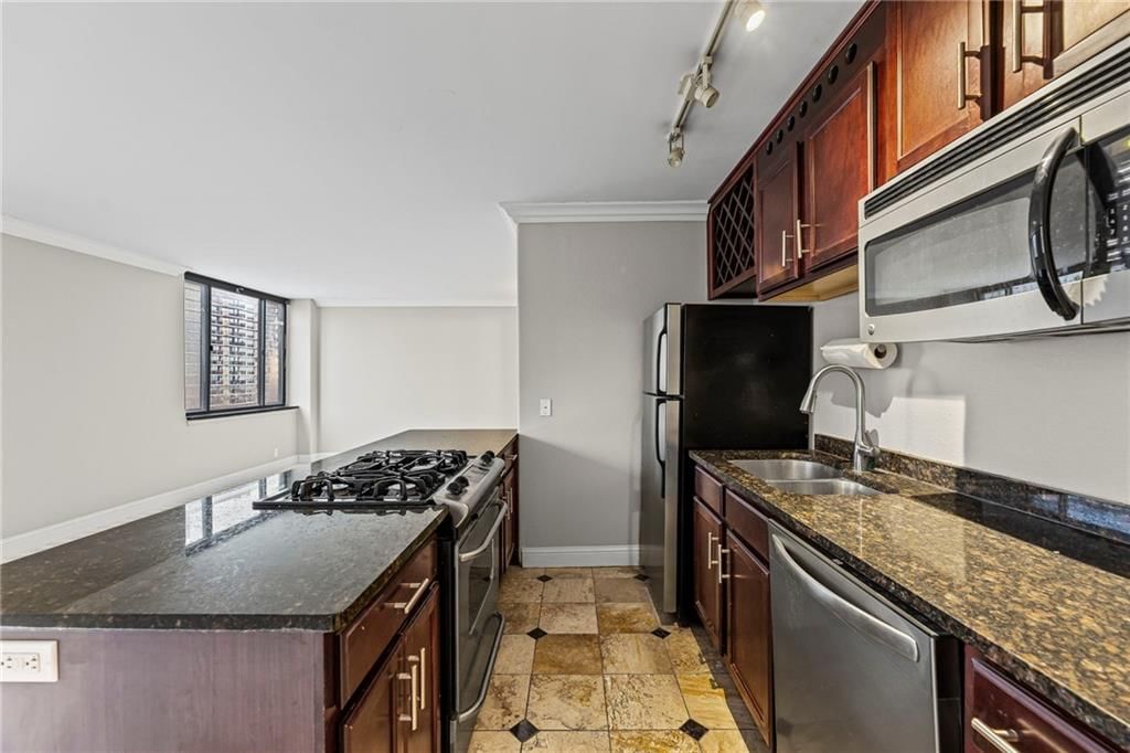 Photo 23 of 62 - 700 E 8th Street #6E, Kansas City, MO 64106
