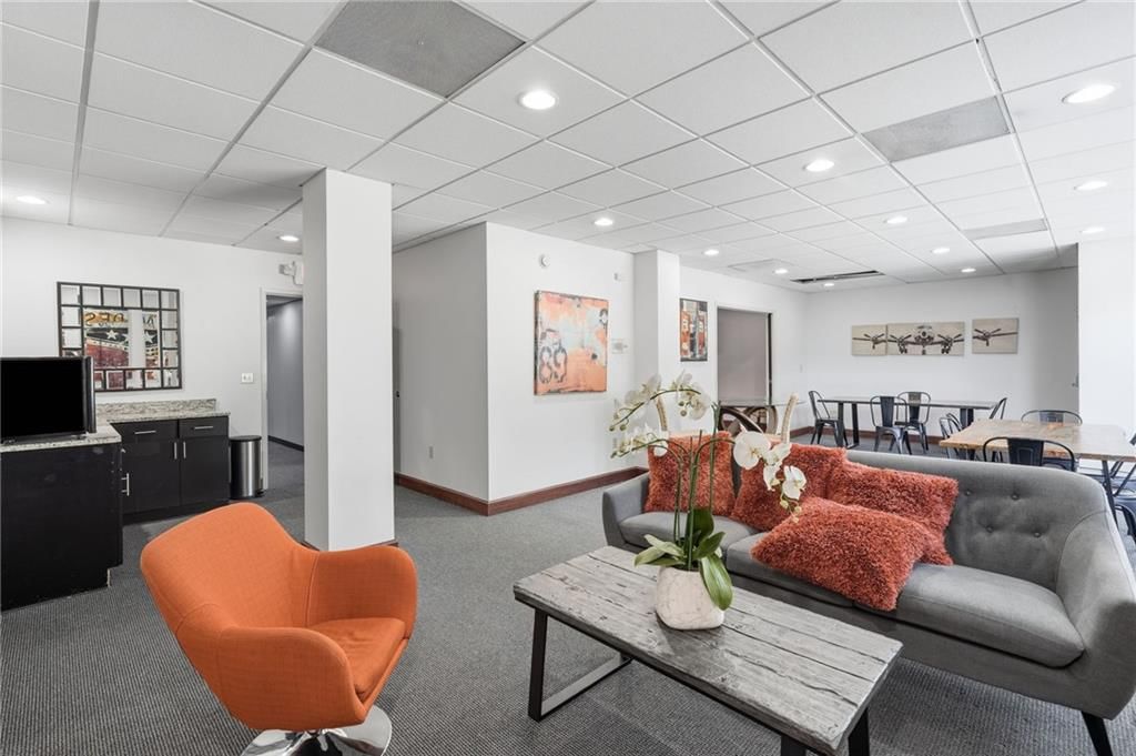 Photo 26 of 40 - 3838 Rainbow Boulevard #1011, Kansas City, KS 66103