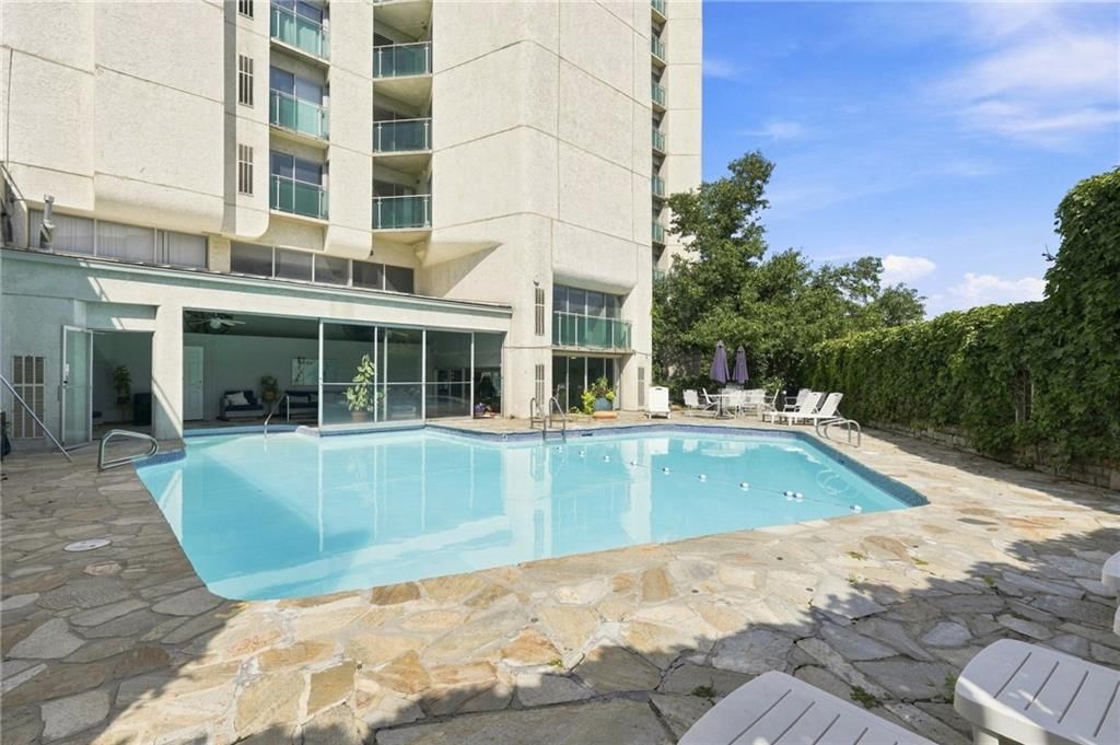 Photo 38 of 40 - 3838 Rainbow Boulevard #1011, Kansas City, KS 66103
