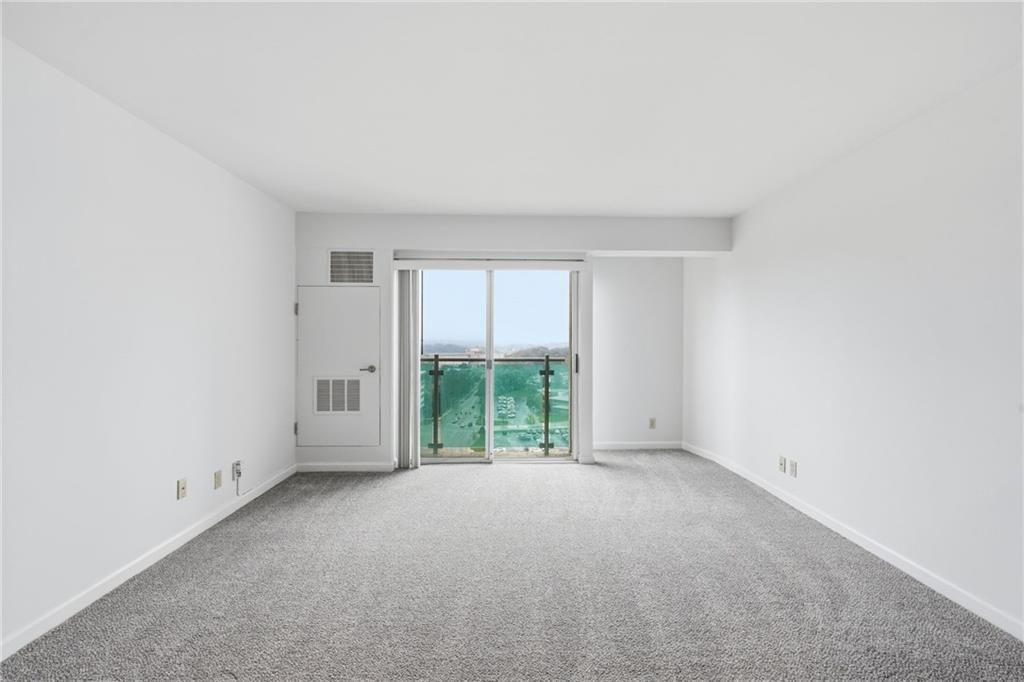 Photo 18 of 40 - 3838 Rainbow Boulevard #1011, Kansas City, KS 66103