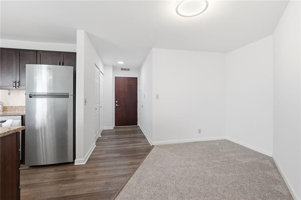 Photo 24 of 40 - 3838 Rainbow Boulevard #1011, Kansas City, KS 66103