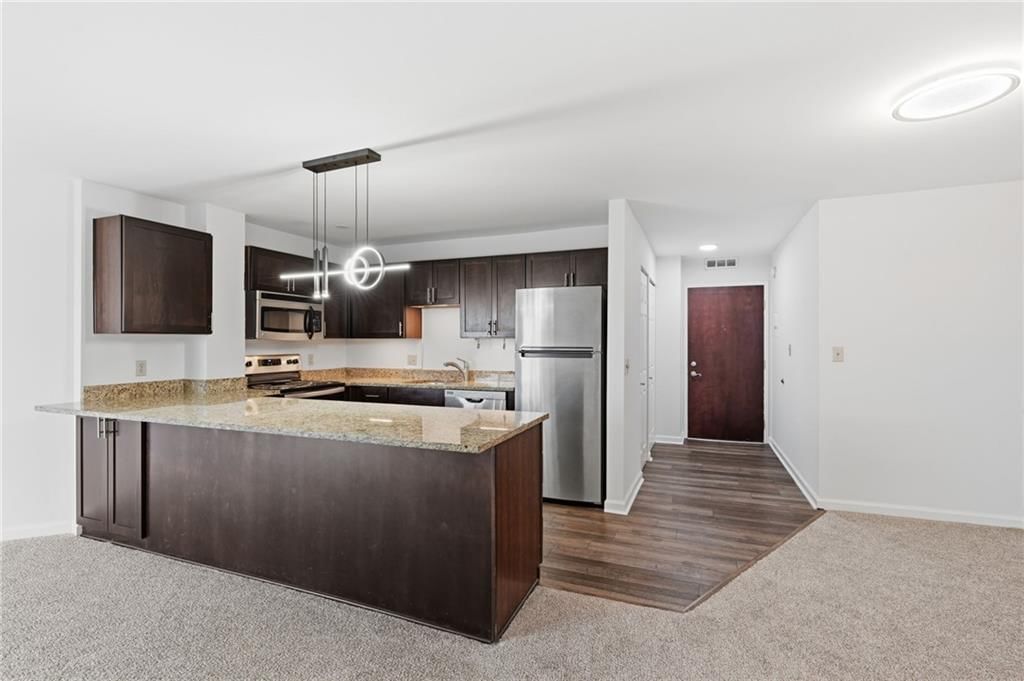 Photo 19 of 40 - 3838 Rainbow Boulevard #1011, Kansas City, KS 66103