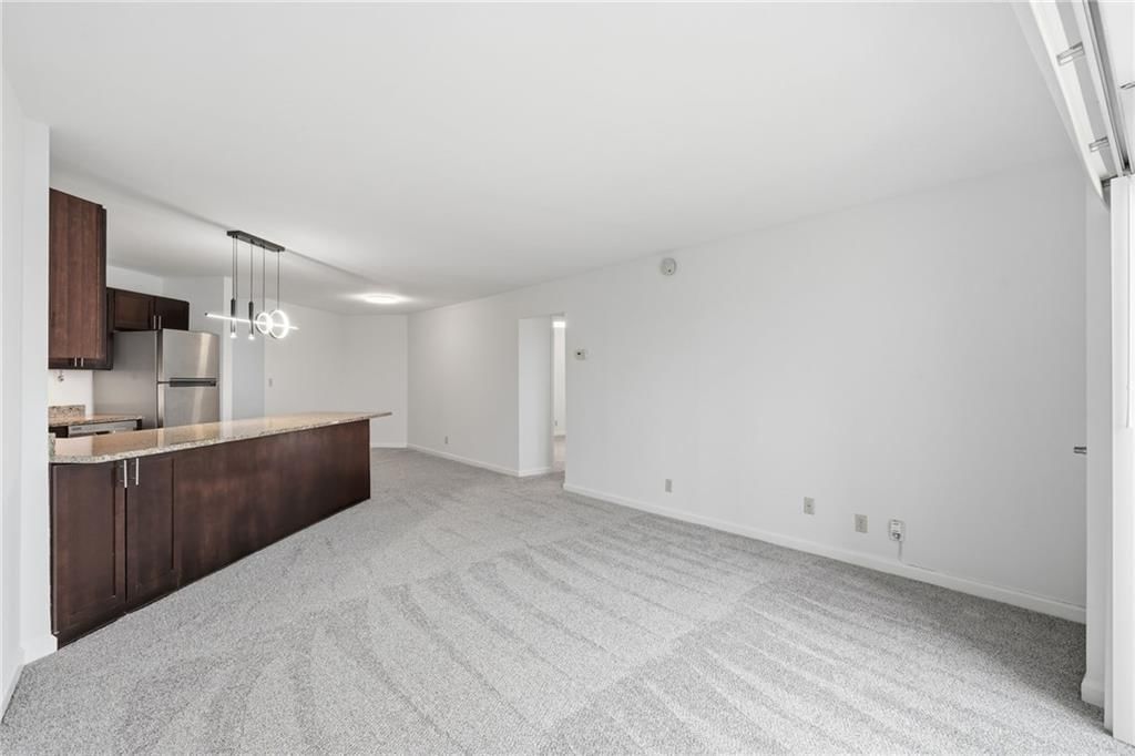 Photo 16 of 40 - 3838 Rainbow Boulevard #1011, Kansas City, KS 66103