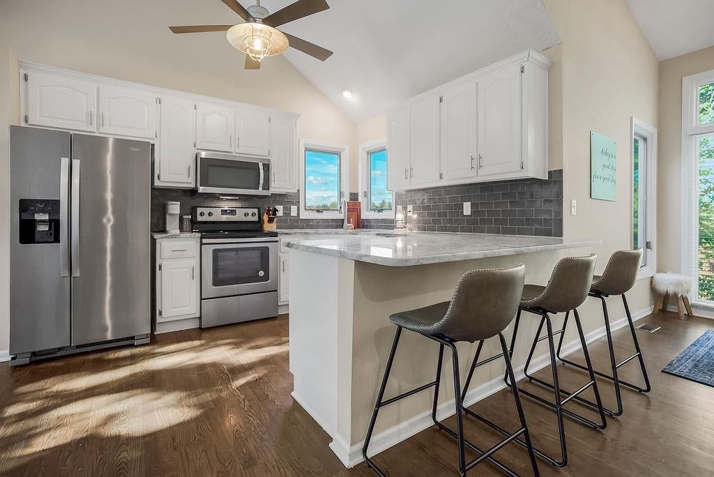 Photo 9 of 44 - 4732 Chouteau Street, Shawnee, KS 66226
