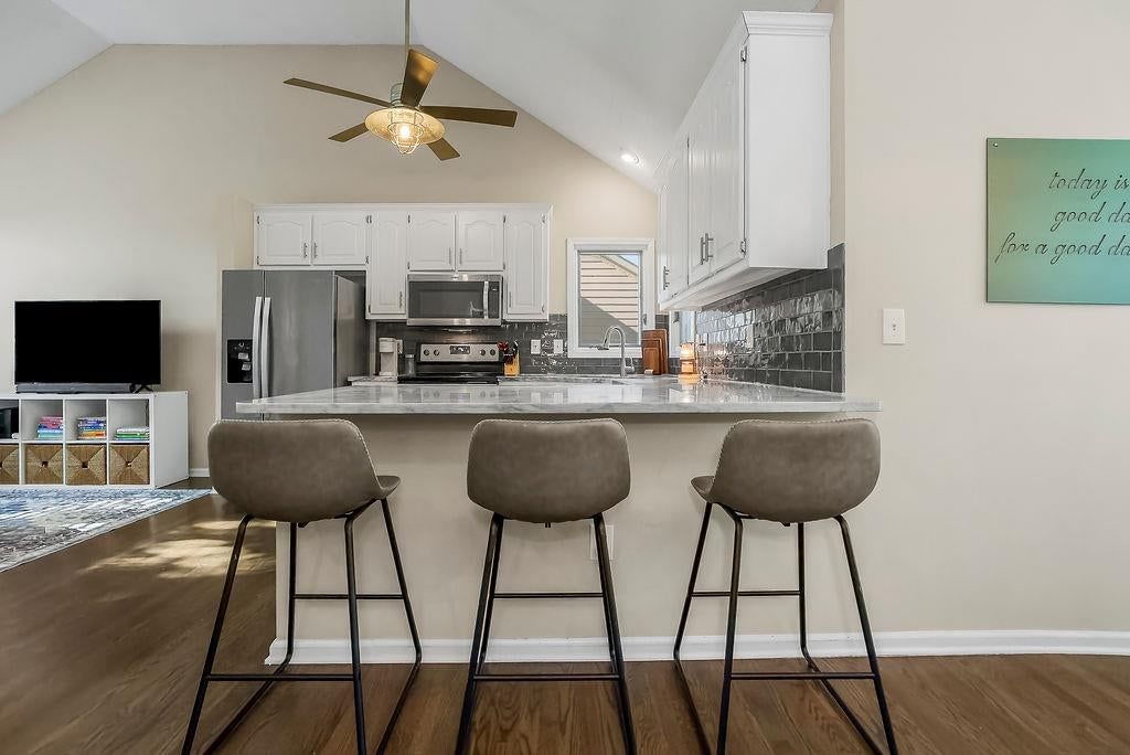 Photo 10 of 44 - 4732 Chouteau Street, Shawnee, KS 66226