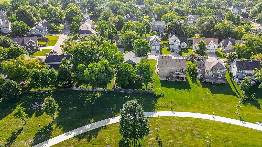 Photo 42 of 44 - 4732 Chouteau Street, Shawnee, KS 66226