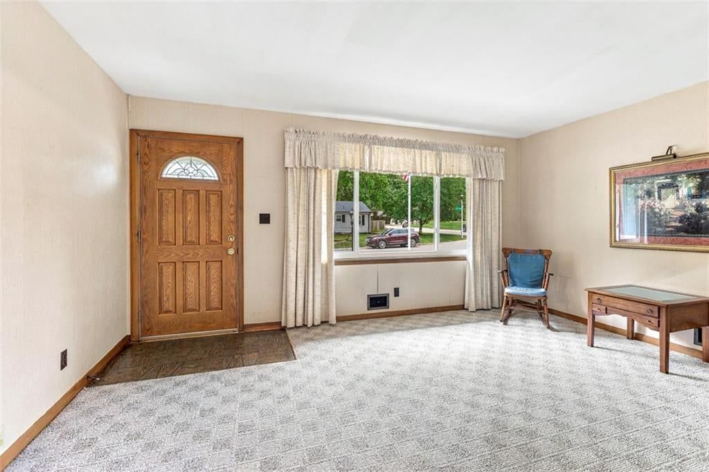 Photo 5 of 46 - 6920 W 72nd Terrace, Overland Park, KS 66204