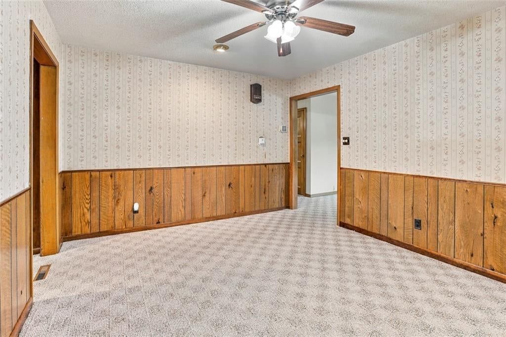 Photo 11 of 46 - 6920 W 72nd Terrace, Overland Park, KS 66204