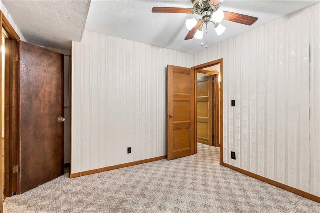 Photo 19 of 46 - 6920 W 72nd Terrace, Overland Park, KS 66204