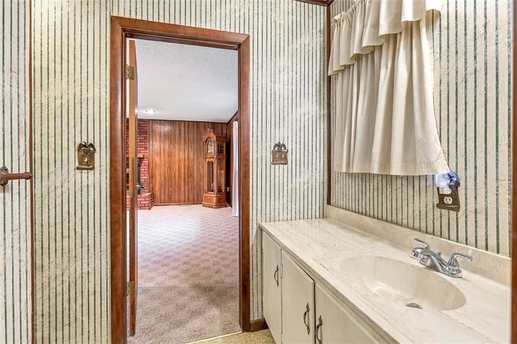 Photo 20 of 46 - 6920 W 72nd Terrace, Overland Park, KS 66204