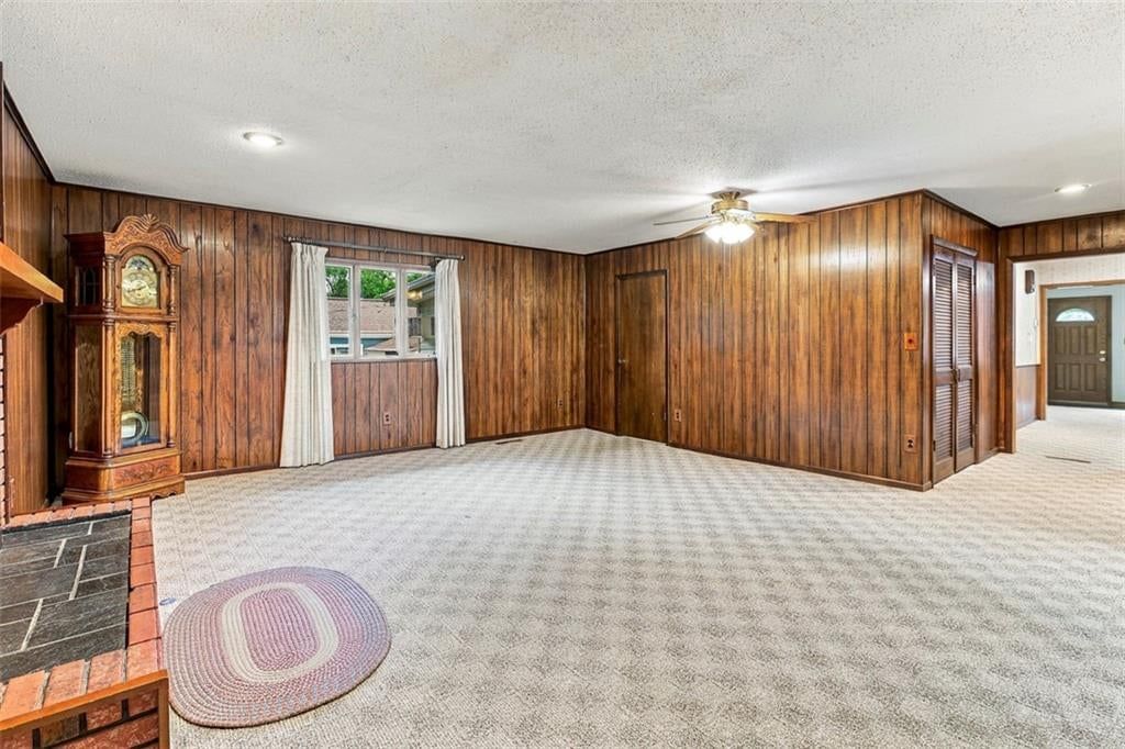 Photo 24 of 46 - 6920 W 72nd Terrace, Overland Park, KS 66204